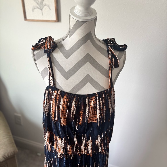 Navy and Tan Tie-Shoulder Maxi Dress - Picture 3 of 7